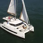 Private Exclusive Catamaran \'Hang Loose\'