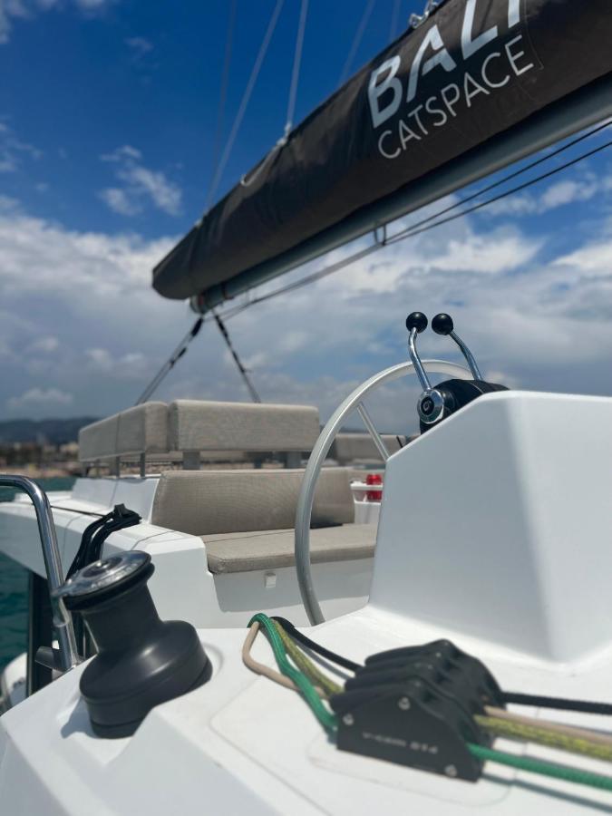 Bateau-hôtel Private Exclusive Catamaran 'hang Loose' Barcelone