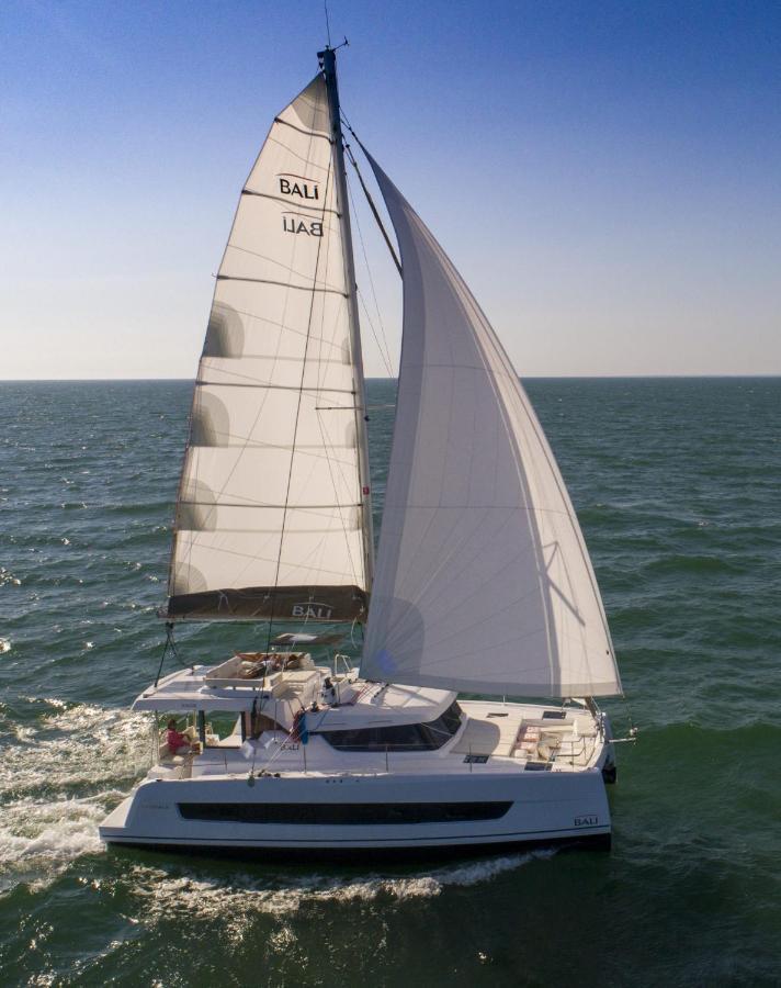 Bateau-hôtel Private Exclusive Catamaran 'hang Loose'