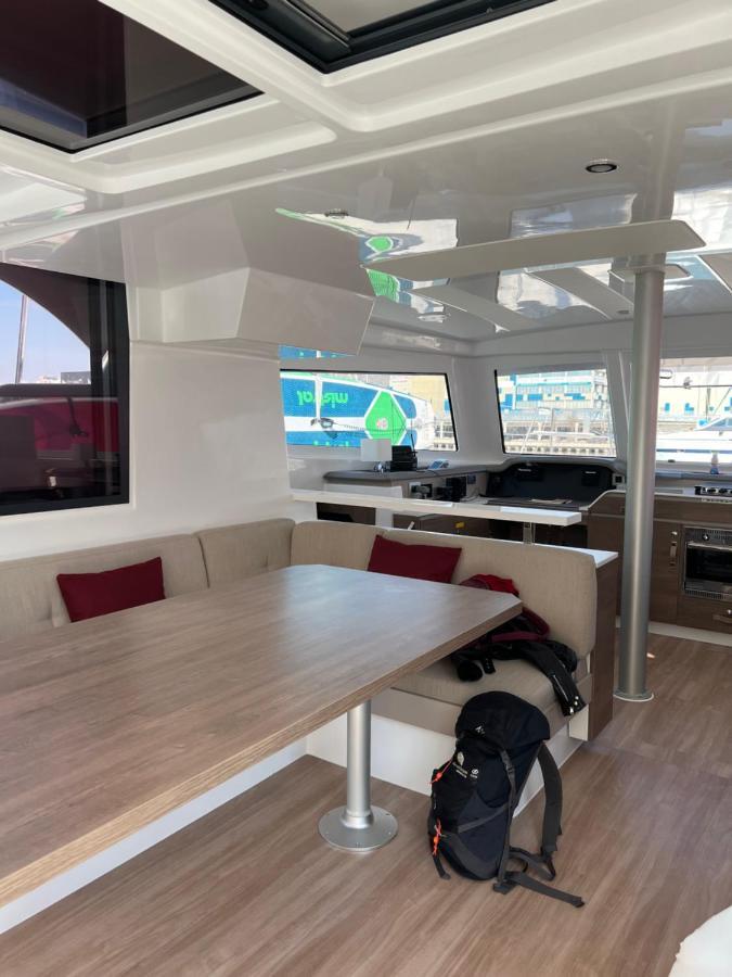 Bateau-hôtel Private Exclusive Catamaran 'hang Loose' Barcelone