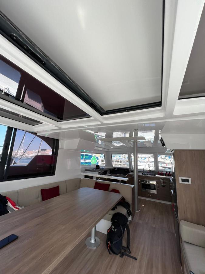Private Exclusive Catamaran 'hang Loose' *